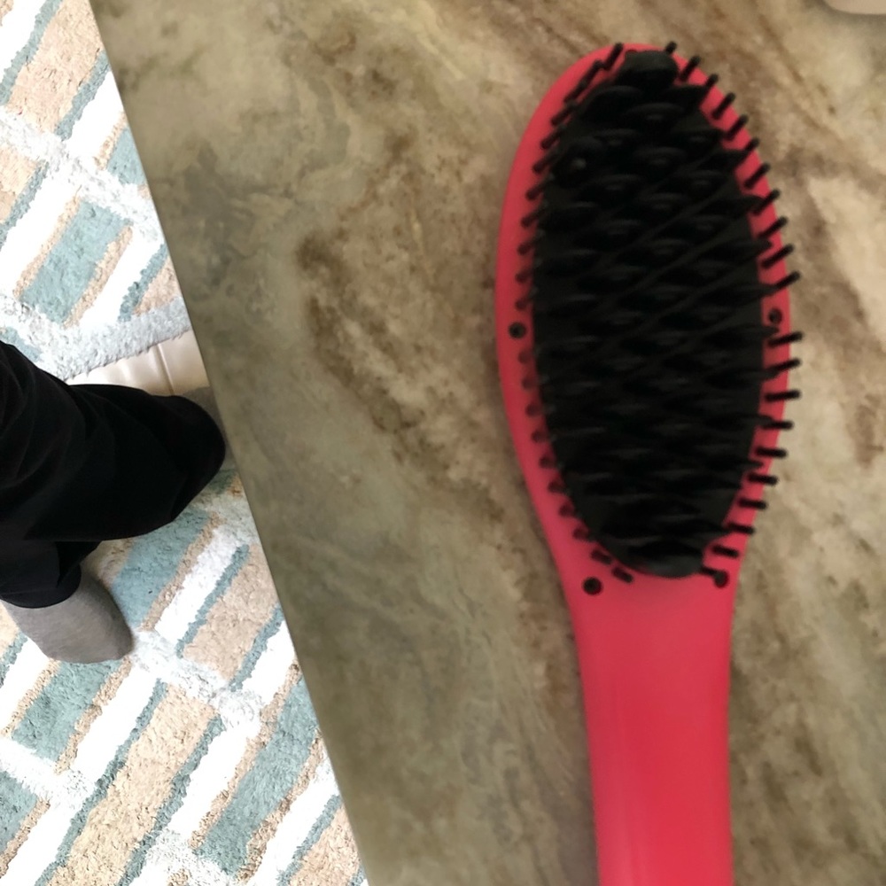 Ceramic hair brush straightener